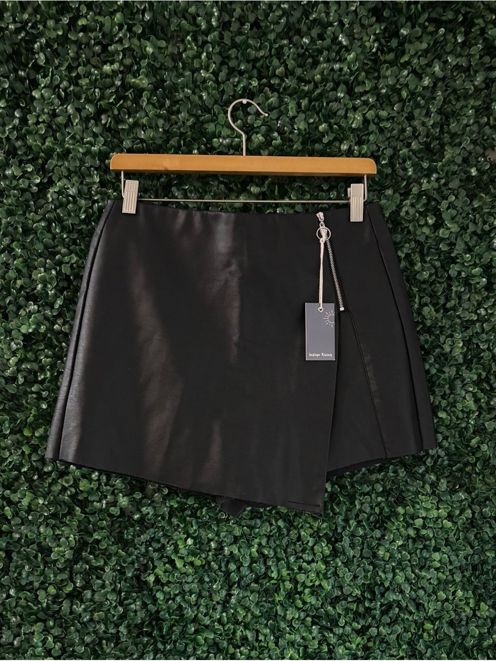 Indigo Rising Black Vegan Leather Skort Asymmetrical Zip Size M NWT